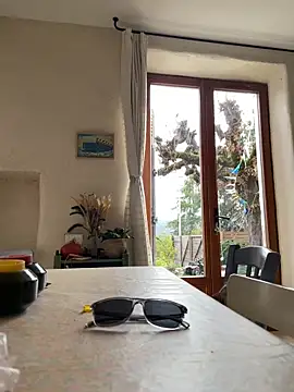 la chiennete online show from November 2025 12:32:02 PM