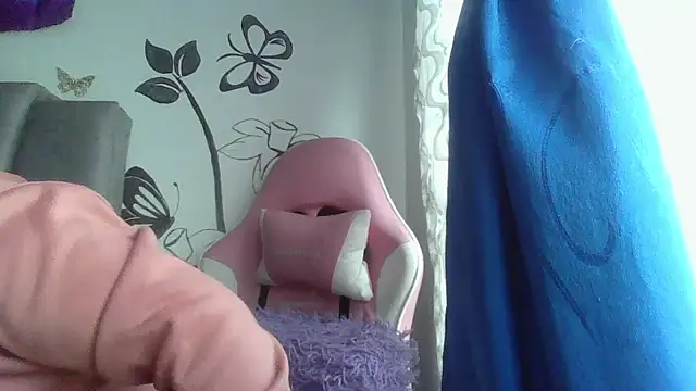 Charis 21 online show from April 2026 07:58:02 PM