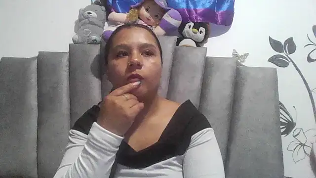 Charis 21 online show from April 2026 11:22:02 PM