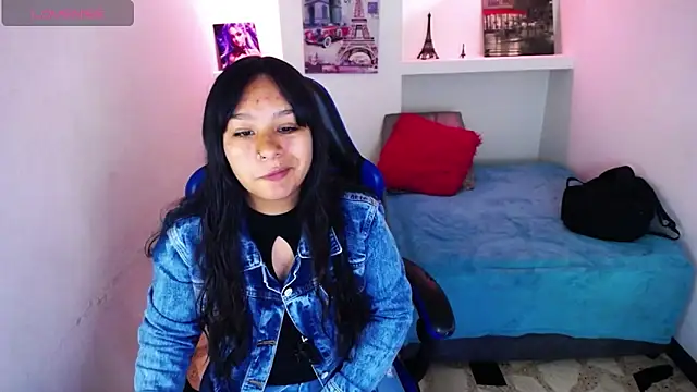 Snapshot of Charis_21 chatting on October 2025 01:27:02 AM Charis 21 online show from October 2025 01:27:02 AM