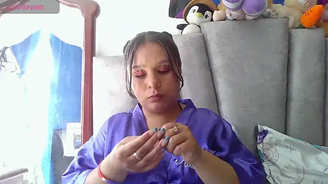 Charis 21 online show from April 2026 07:33:01 PM