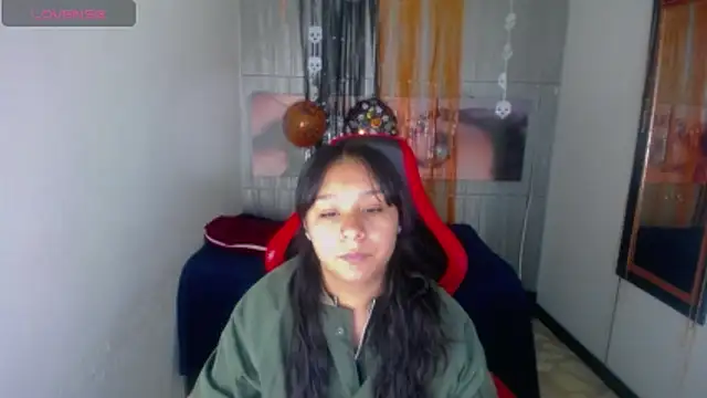 Snapshot of Charis_21 chatting on October 2025 01:57:01 AM Charis 21 online show from October 2025 01:57:01 AM