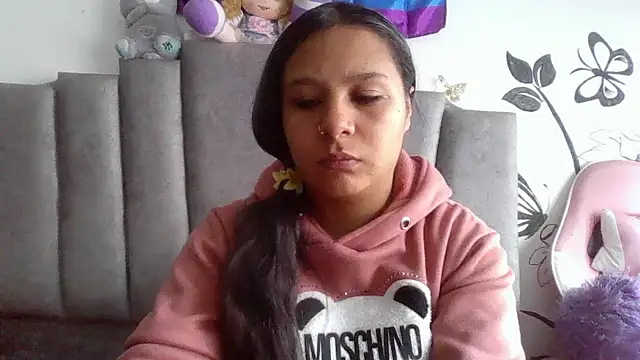 Charis 21 online show from April 2026 06:46:01 PM