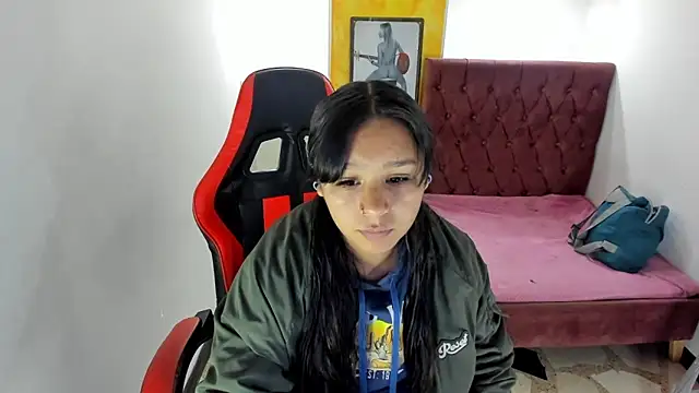 Snapshot of Charis_21 chatting on November 2025 01:53:01 AM Charis 21 online show from November 2025 01:53:01 AM