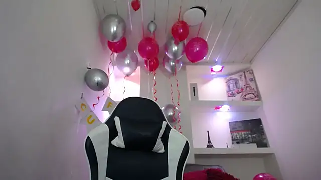 Snapshot of Charis_21 chatting on November 2025 06:56:02 PM Charis 21 online show from November 2025 06:56:02 PM