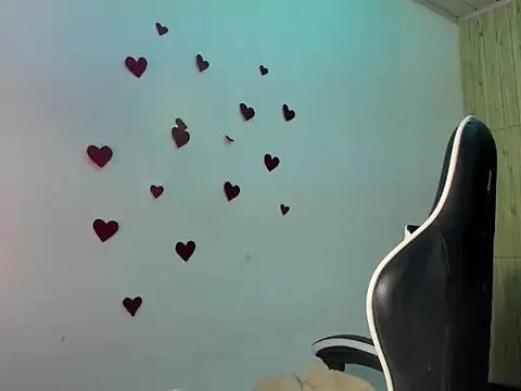 Charis 21 online show from February 2026 07:25:01 PM