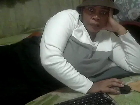 Snapshot of BLACKMILF4U chatting on June 2026 04:52:02 PM BLACKMILF4U online show from June 2026 04:52:02 PM