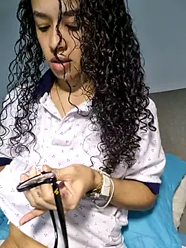 Snapshot of angela__98 chatting on June 2026 10:43:01 AM angela 98 online show from June 2026 10:43:01 AM