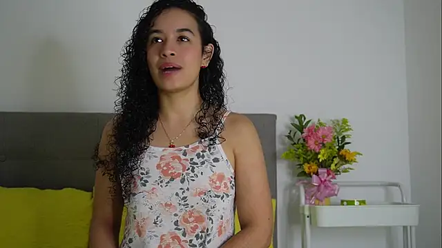 Snapshot of angela__98 chatting on October 2025 12:39:01 PM angela 98 online show from October 2025 12:39:01 PM