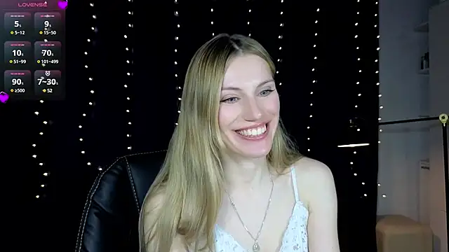 Lilianna Just online show from March 2025 04:17:02 PM