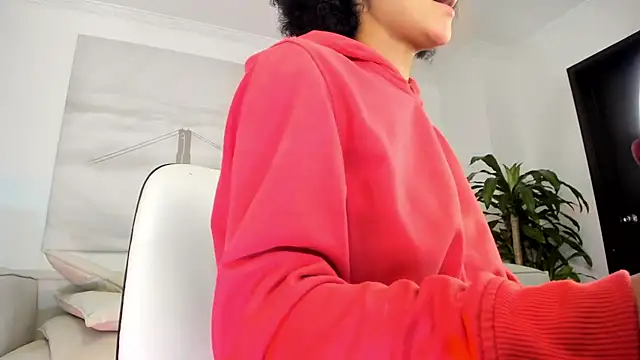 Snapshot of Apotheosis01 chatting on March 2025 12:43:02 PM Apotheosis01 online show from March 2025 12:43:02 PM