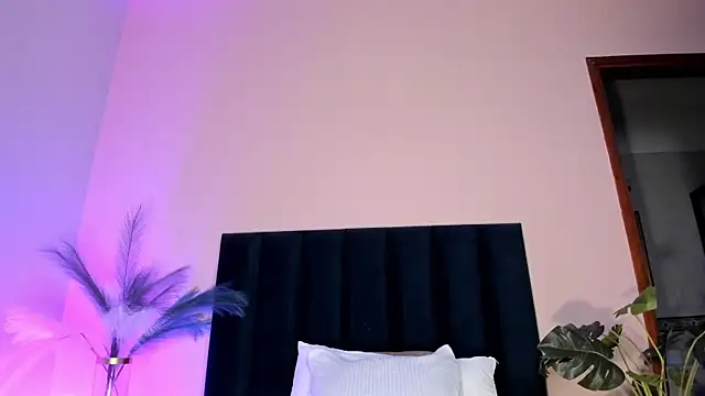 NoraDasilva online show from April 2026 12:56:01 AM