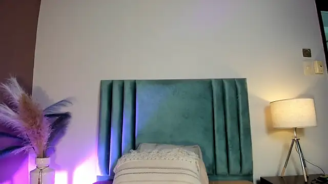 NoraDasilva online show from February 2026 11:27:02 PM