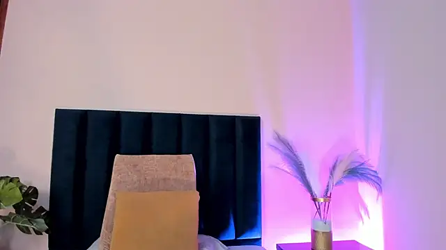 NoraDasilva online show from November 2025 11:41:01 PM