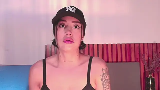 NoraDasilva online show from December 2025 01:35:01 PM