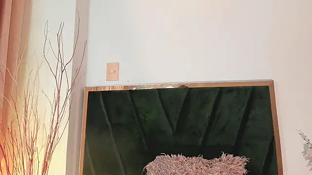 NoraDasilva online show from November 2025 01:00:02 AM