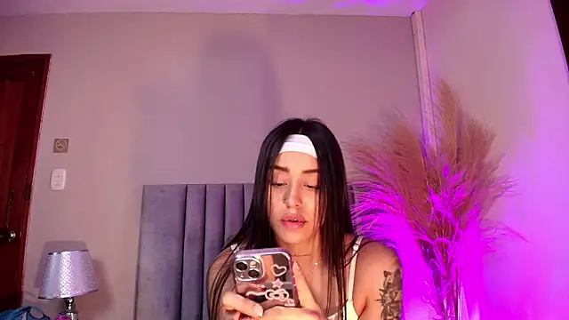 NoraDasilva online show from November 2025 11:20:01 PM