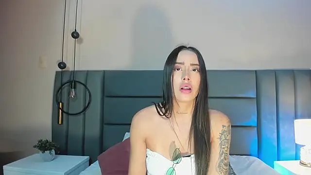 NoraDasilva online show from October 2025 11:49:01 PM