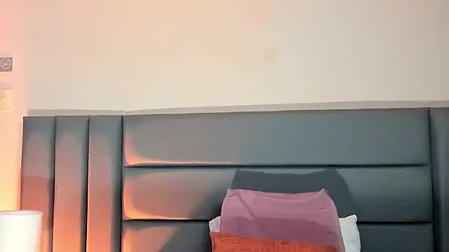 NoraDasilva online show from November 2025 08:23:02 PM