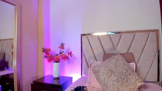 NoraDasilva online show from December 2025 12:32:01 AM