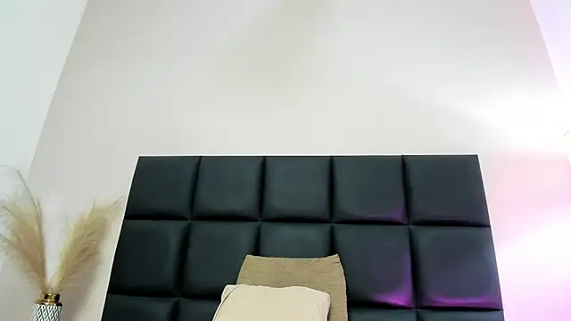 NoraDasilva online show from February 2026 12:28:02 AM