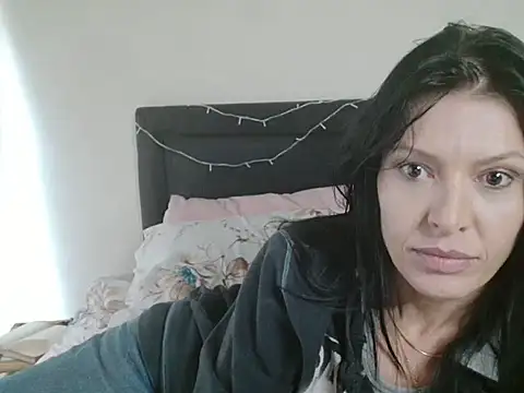 Snapshot of michelle105 chatting on May 2026 02:37:01 PM michelle105 online show from May 2026 02:37:01 PM