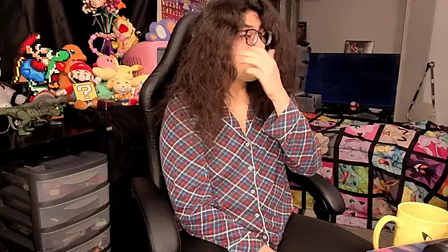 Snapshot of ShinyCherub chatting on October 2025 11:09:02 AM ShinyCherub online show from October 2025 11:09:02 AM