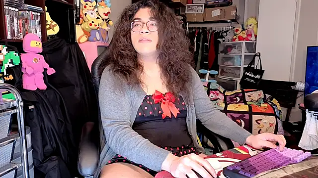 Snapshot of ShinyCherub chatting on June 2026 02:32:02 AM ShinyCherub online show from June 2026 02:32:02 AM