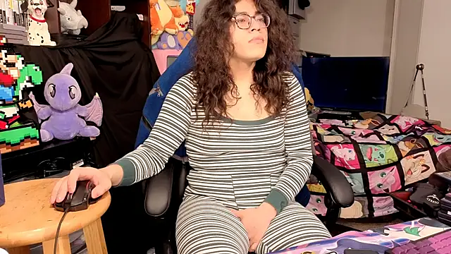 Snapshot of ShinyCherub chatting on December 2025 02:00:02 AM ShinyCherub online show from December 2025 02:00:02 AM