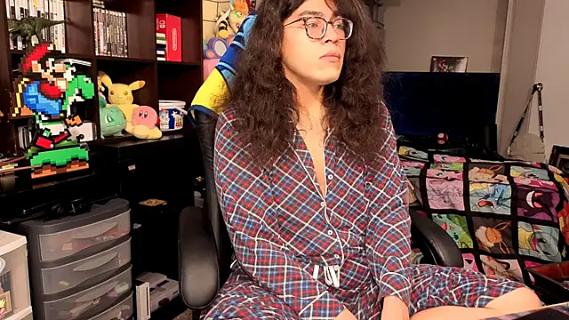 Snapshot of ShinyCherub chatting on November 2025 02:00:02 PM ShinyCherub online show from November 2025 02:00:02 PM