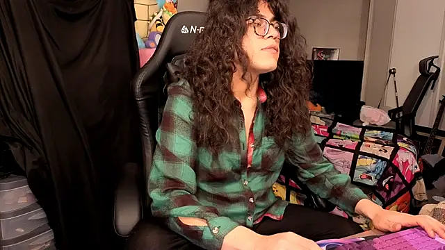 Snapshot of ShinyCherub chatting on November 2025 11:27:02 PM ShinyCherub online show from November 2025 11:27:02 PM