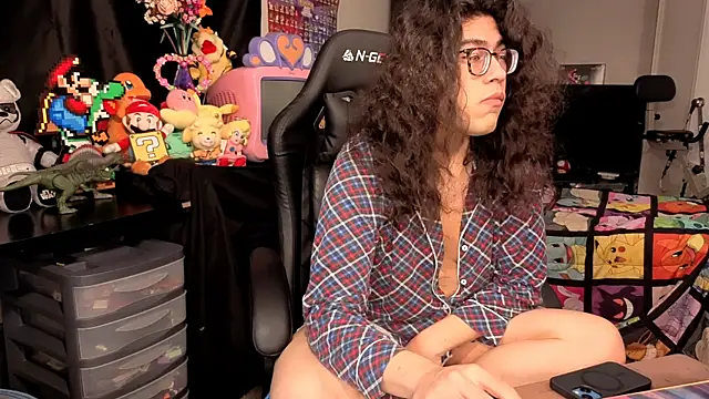 Snapshot of ShinyCherub chatting on October 2025 10:59:01 AM ShinyCherub online show from October 2025 10:59:01 AM