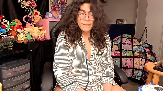 Snapshot of ShinyCherub chatting on October 2025 12:26:02 PM ShinyCherub online show from October 2025 12:26:02 PM