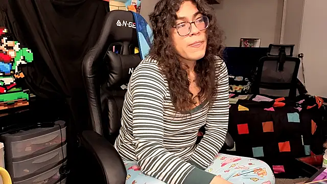 Snapshot of ShinyCherub chatting on November 2025 03:38:01 PM ShinyCherub online show from November 2025 03:38:01 PM