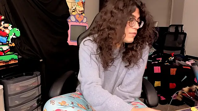 Snapshot of ShinyCherub chatting on November 2025 02:37:01 AM ShinyCherub online show from November 2025 02:37:01 AM