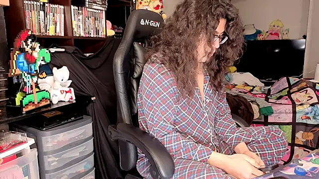ShinyCherub online show from April 2026 03:13:01 AM