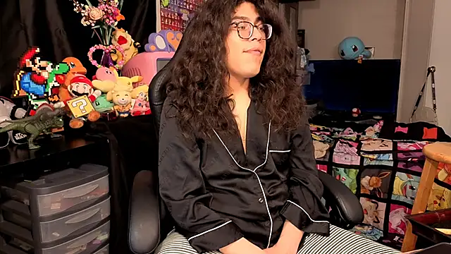 Snapshot of ShinyCherub chatting on November 2025 05:06:02 PM ShinyCherub online show from November 2025 05:06:02 PM