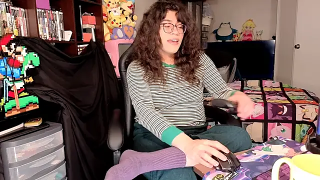 Snapshot of ShinyCherub chatting on February 2026 01:08:01 PM ShinyCherub online show from February 2026 01:08:01 PM