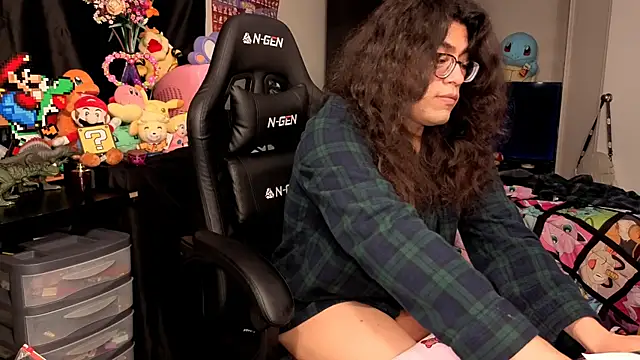 Snapshot of ShinyCherub chatting on November 2025 12:21:02 PM ShinyCherub online show from November 2025 12:21:02 PM