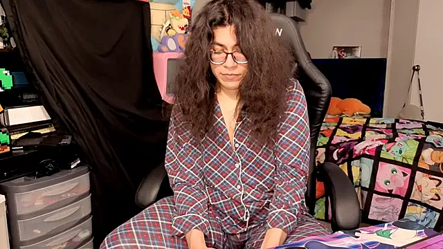 Snapshot of ShinyCherub chatting on December 2025 02:45:01 AM ShinyCherub online show from December 2025 02:45:01 AM