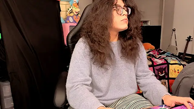 Snapshot of ShinyCherub chatting on December 2025 11:12:01 AM ShinyCherub online show from December 2025 11:12:01 AM