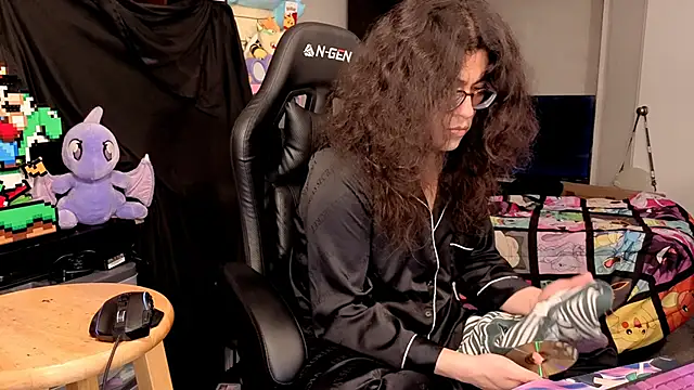 Snapshot of ShinyCherub chatting on December 2025 01:55:01 AM ShinyCherub online show from December 2025 01:55:01 AM