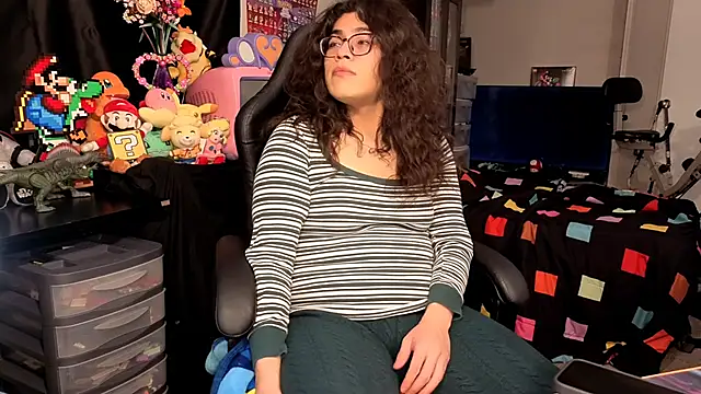 Snapshot of ShinyCherub chatting on October 2025 02:50:01 PM ShinyCherub online show from October 2025 02:50:01 PM