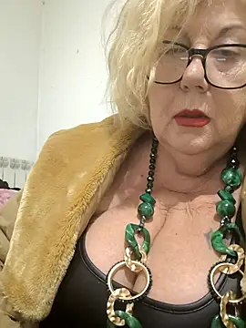 Merilulla online show from November 2025 02:44:02 AM