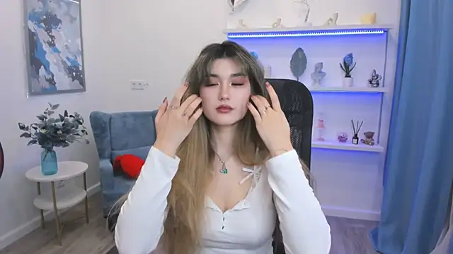AnneTLi online show from May 2026 03:32:01 AM