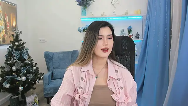 AnneTLi online show from December 2025 08:03:02 PM