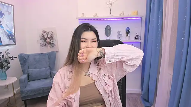 AnneTLi online show from January 2026 03:43:02 AM