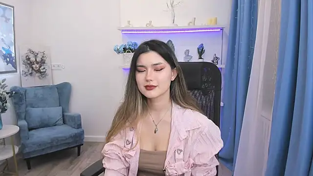 AnneTLi online show from January 2026 07:17:02 PM