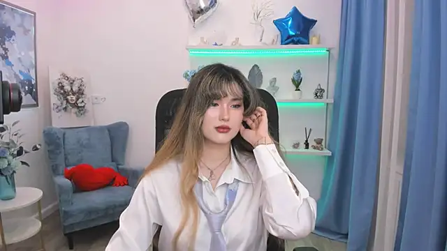 AnneTLi online show from April 2026 07:20:01 PM