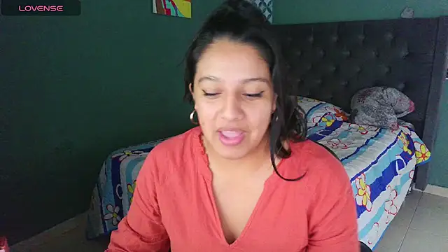 almaswan1 online show from September 2025 03:33:01 PM